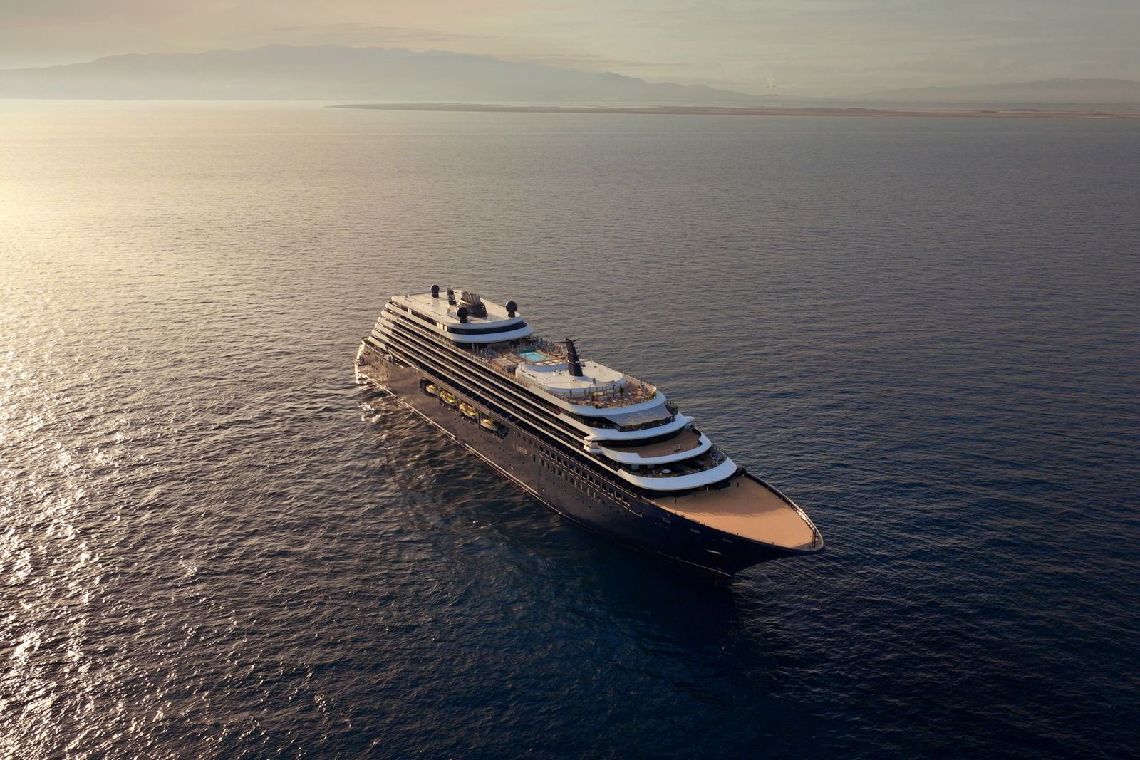 Luminara: The Ritz-Carlton Yacht Collection