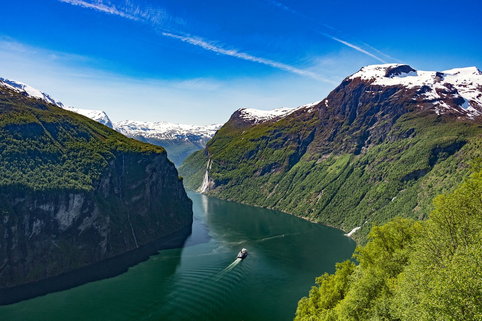 Harvesting&-and Tasting&-Norway's Wild Landscape While Sailing Up the Coast