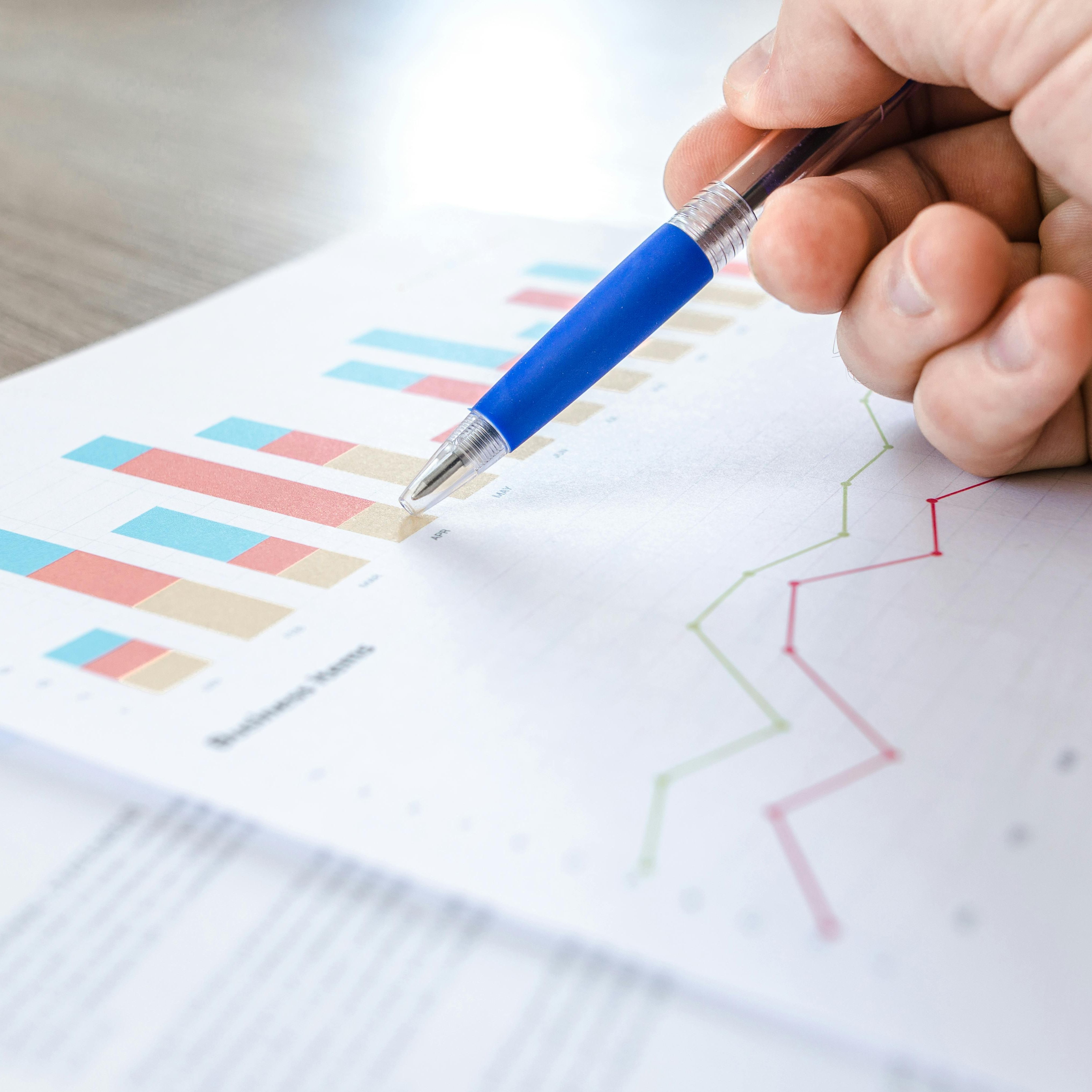 Financial Planning Tips for Frequent Canadian Travelers: Managing Credit Cards and Travel Budgets